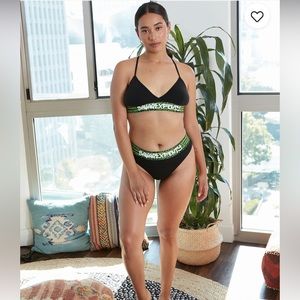 Forever Savage High-Leg Bikini Size M Caviar